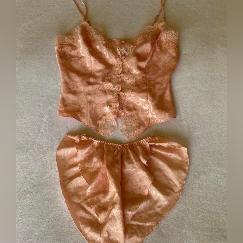 RARE Victoria secret gold label set!!